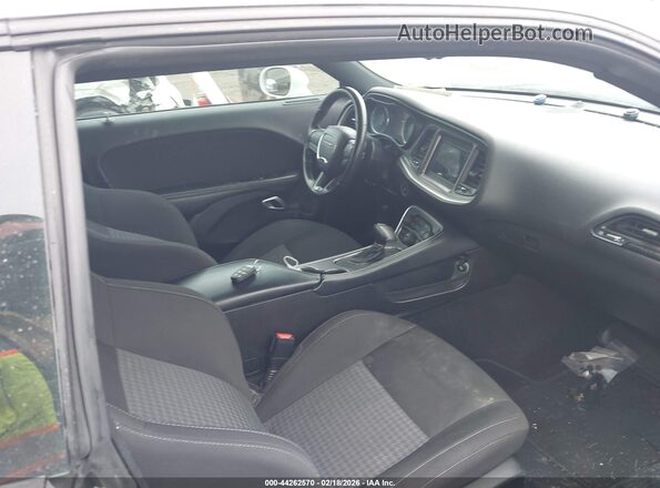 2C3CDZKG9NH238808 2022 DODGE CHALLENGER Белый Вид салона спереди
