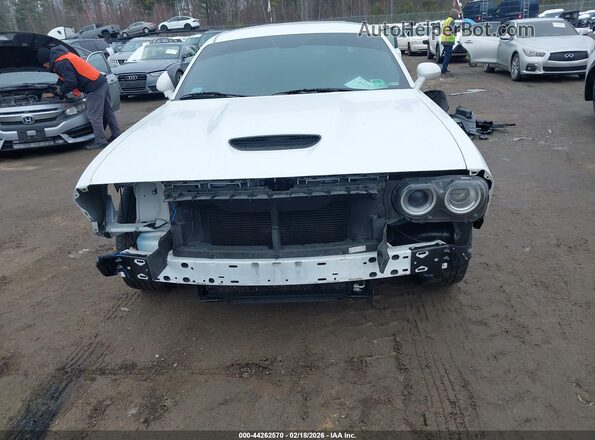 2C3CDZKG9NH238808 2022 DODGE CHALLENGER Белый Вид задней части салона