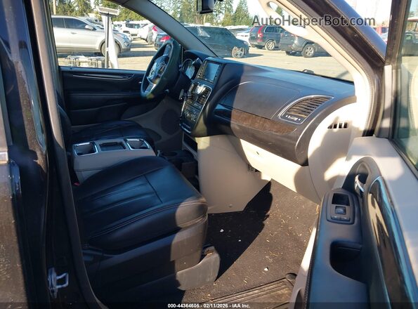 2C4RC1BG1GR230063 2016 CHRYSLER TOWN & COUNTRY Черный Вид салона спереди