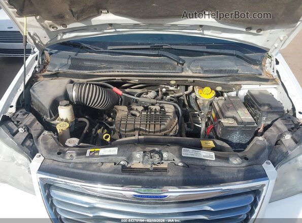 2C4RC1BG1GR296435 2016 CHRYSLER TOWN & COUNTRY Белый Вид сзади
