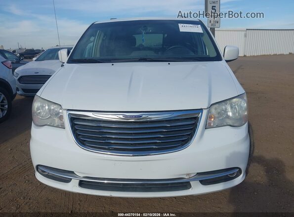 2C4RC1BG1GR296435 2016 CHRYSLER TOWN & COUNTRY Белый Вид щитка приборов