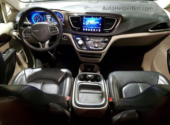 2C4RC1BG2HR553569 2017 CHRYSLER PACIFICA Black Vista del salpicadero