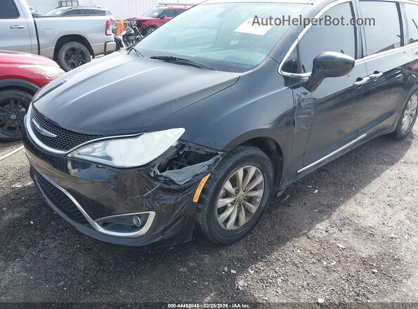 2C4RC1BG2JR132425 2018 CHRYSLER PACIFICA Black Вид спереду