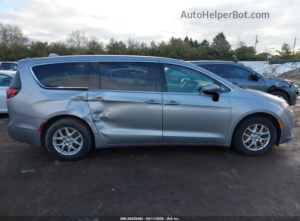 2C4RC1BG3HR753571 2017 CHRYSLER PACIFICA Silver Widok wnętrza z tyłu