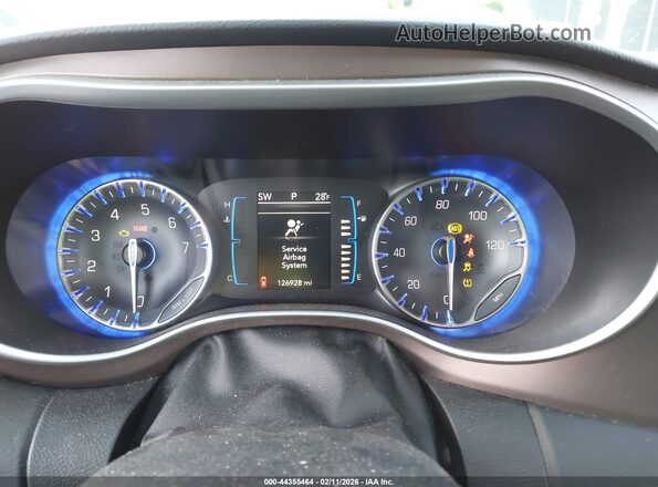 2C4RC1BG3HR753571 2017 CHRYSLER PACIFICA Silver Widok tylnych siedzeń