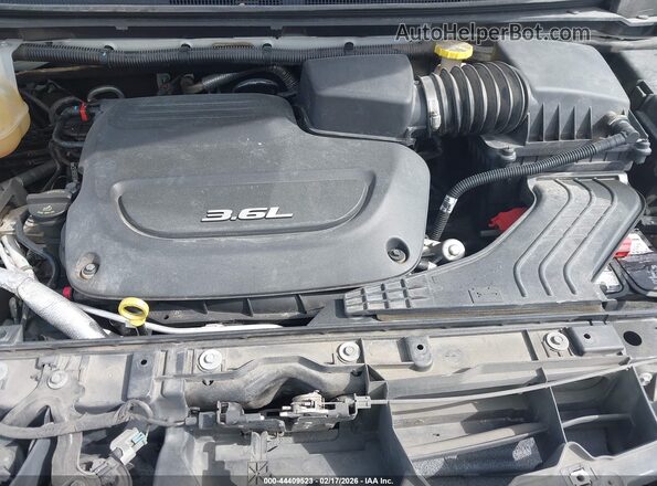 2C4RC1BG5KR537437 2019 CHRYSLER PACIFICA White Widok z tyłu
