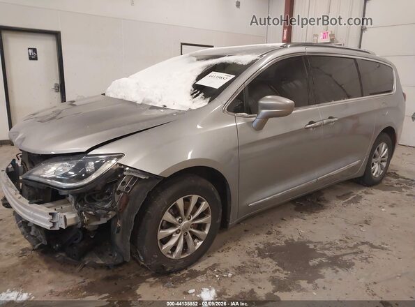 2C4RC1BG7KR547984 2019 CHRYSLER PACIFICA Серебряный Передняя левая четверть
