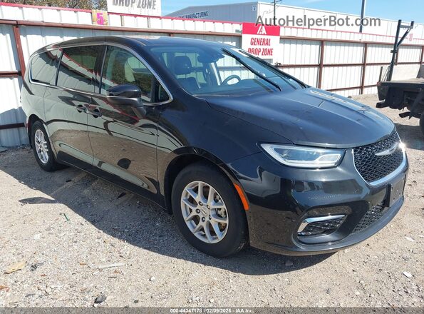 2C4RC1BG7PR607303 2023 CHRYSLER PACIFICA Черный Передняя правая четверть