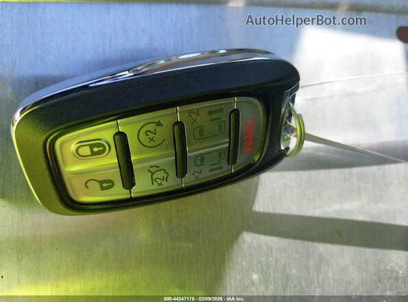 2C4RC1BG7PR607303 2023 CHRYSLER PACIFICA Черный Вид панели приборов