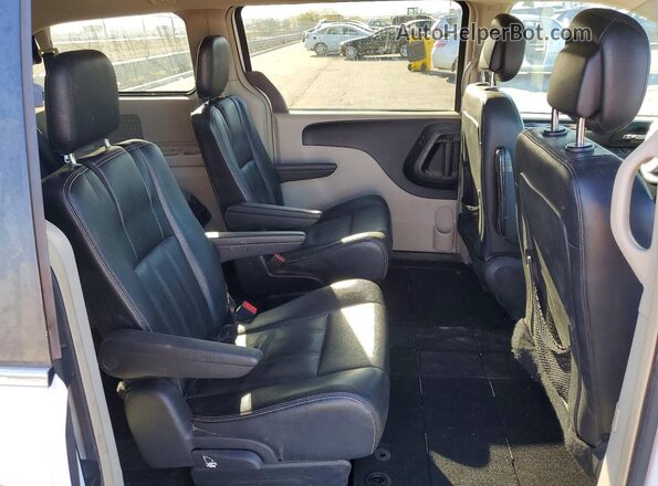 2C4RC1BG8GR173473 2016 CHRYSLER TOWN Белый Вид задней части салона