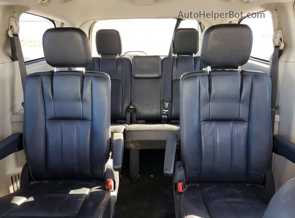 2C4RC1BG8GR173473 2016 CHRYSLER TOWN Белый Вид задних сидений