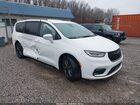 2022 Chrysler Pacifica Touring L White vin: 2C4RC1BG8NR208221