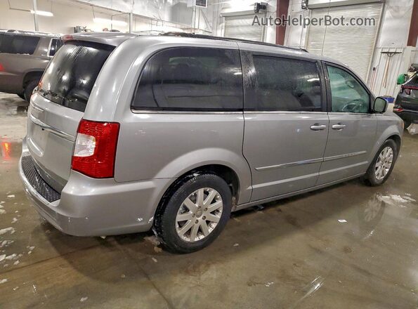 2C4RC1BG9GR173045 2016 CHRYSLER TOWN Silver Tył prawy