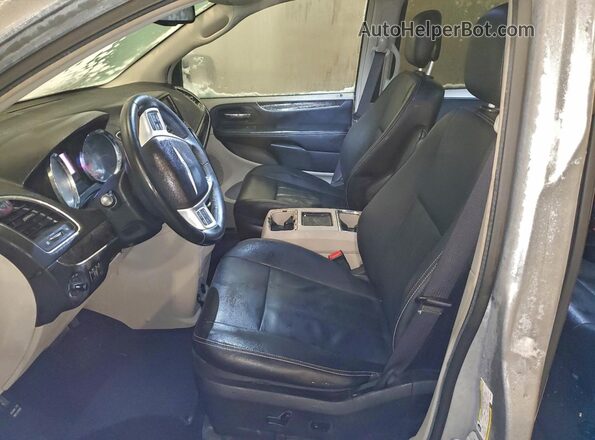 2C4RC1BG9GR173045 2016 CHRYSLER TOWN Silver Widok wnętrza z przodu