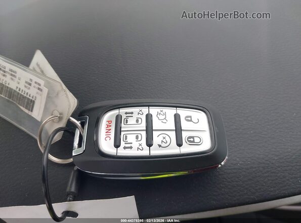 2C4RC1CG4PR525642 2023 CHRYSLER VOYAGER Silver Vista del salpicadero