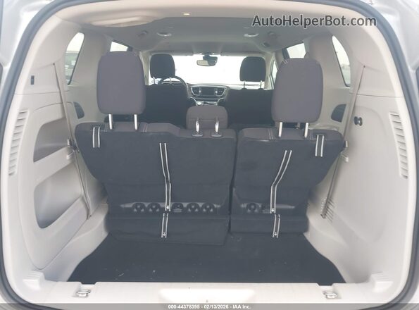 2C4RC1CG4PR525642 2023 CHRYSLER VOYAGER Silver Vista de la etiqueta del VIN
