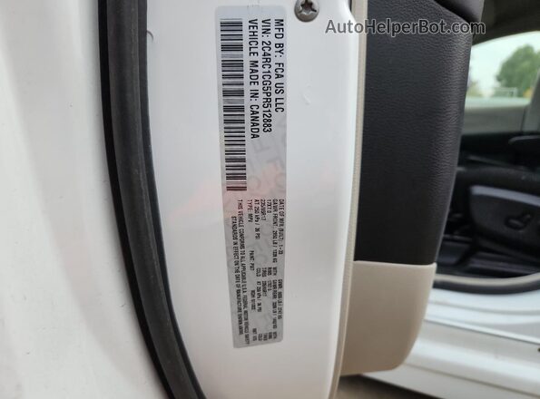 2C4RC1CG5PR512883 2023 CHRYSLER VOYAGER White Widok wnętrza 360 stopni