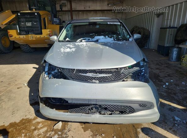 2C4RC1CG7PR548428 2023 CHRYSLER VOYAGER Silver Widok z przodu