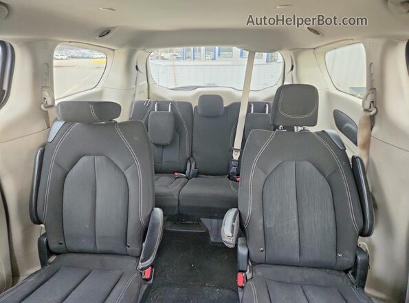 2C4RC1CG7PR548428 2023 CHRYSLER VOYAGER Silver Widok tylnych siedzeń