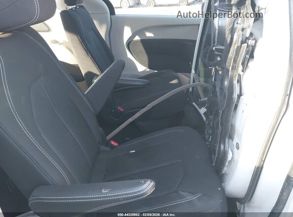 2C4RC1CG7PR574799 2023 CHRYSLER VOYAGER Белый Вид наклейки с VIN-кодом