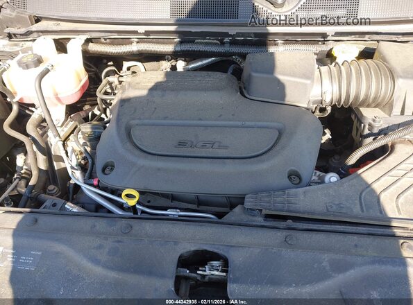 2C4RC1CG9RR101327 2024 CHRYSLER VOYAGER Черный Вид сзади