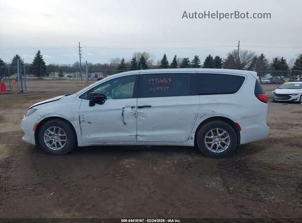 2C4RC1CG9SR614034 2025 CHRYSLER VOYAGER Белый Вид задней части салона