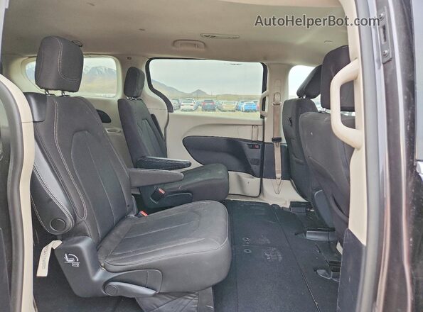 2C4RC1CGXLR131248 2020 CHRYSLER VOYAGER Угольный Вид задней части салона