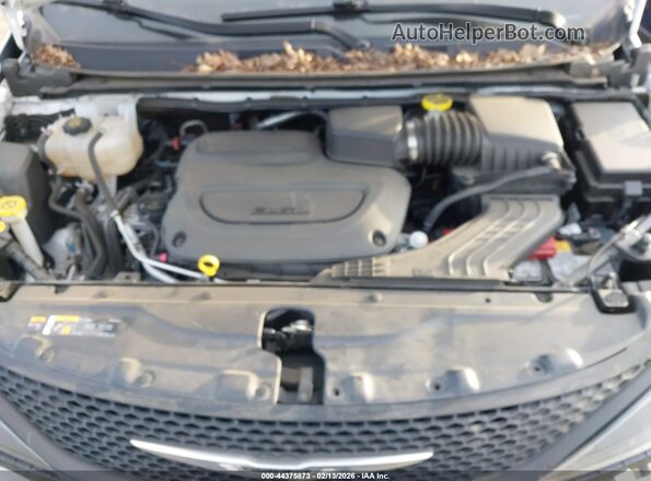 2C4RC1CGXRR106651 2024 CHRYSLER VOYAGER Белый Вид сзади