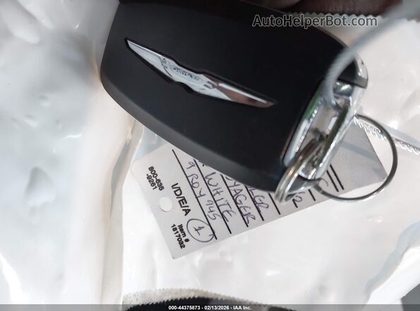 2C4RC1CGXRR106651 2024 CHRYSLER VOYAGER Белый Вид панели приборов