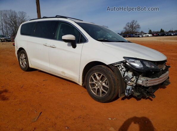 2C4RC1DG1LR256959 2020 CHRYSLER VOYAGER Белый Передняя правая четверть