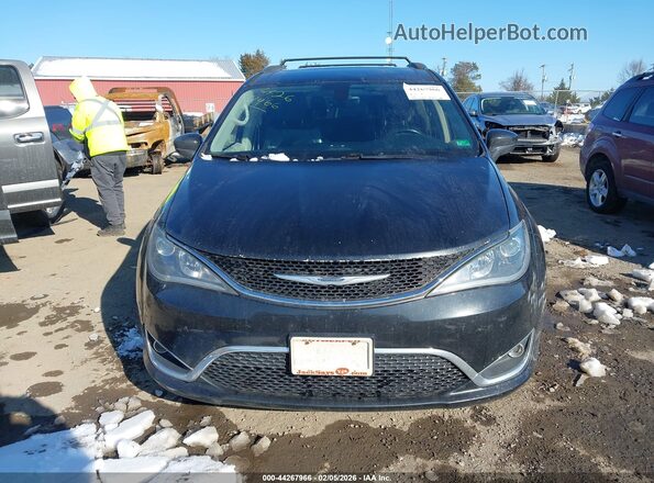 2C4RC1EG9HR560174 2017 CHRYSLER PACIFICA Черный Вид щитка приборов