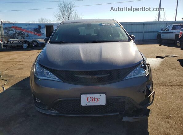 2C4RC1FG0JR194108 2018 CHRYSLER PACIFICA Серый Вид спереди