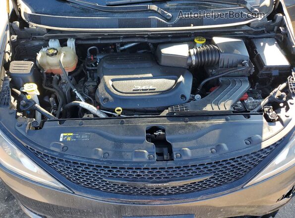 2C4RC1FG0JR194108 2018 CHRYSLER PACIFICA Серый Вид задней части салона