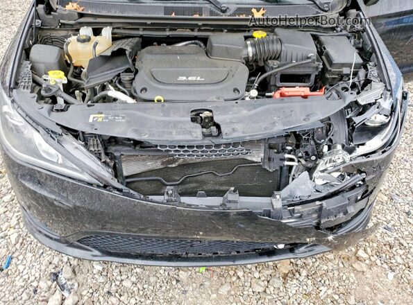 2C4RC1FG5JR189020 2018 CHRYSLER PACIFICA Black Вид підкапотного простору