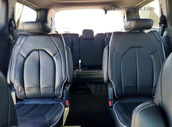 2C4RC1GG2TR182009 2026 CHRYSLER PACIFICA Gray Vista de los asientos traseros