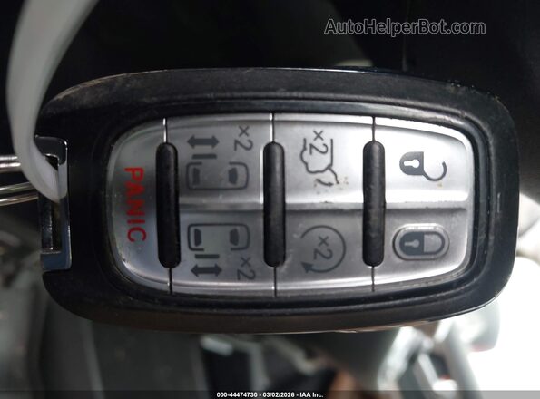 2C4RC1GG4JR289088 2018 CHRYSLER PACIFICA Burgundy Dashboard view