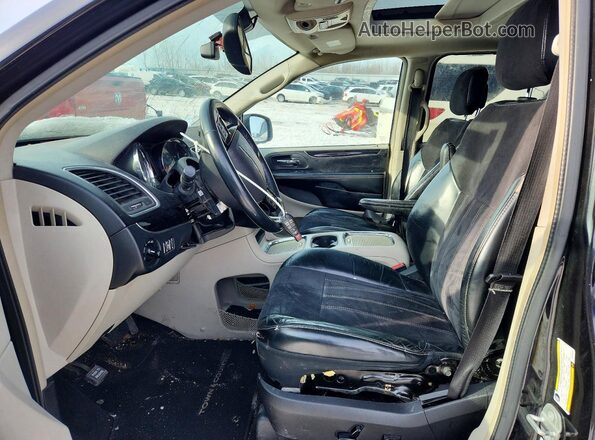 2C4RC1JG6GR232456 2016 CHRYSLER TOWN Черный Вид салона спереди