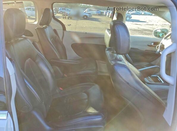 2C4RC1L71MR590217 2021 CHRYSLER PACIFICA Cream უკანა სალონის ხედი