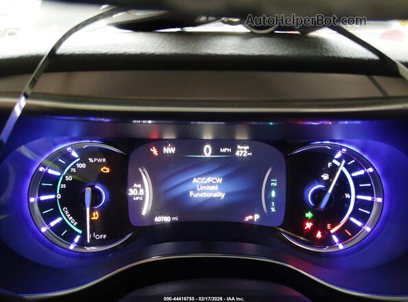 2C4RC1N79JR358926 2018 CHRYSLER PACIFICA Белый Вид задних сидений