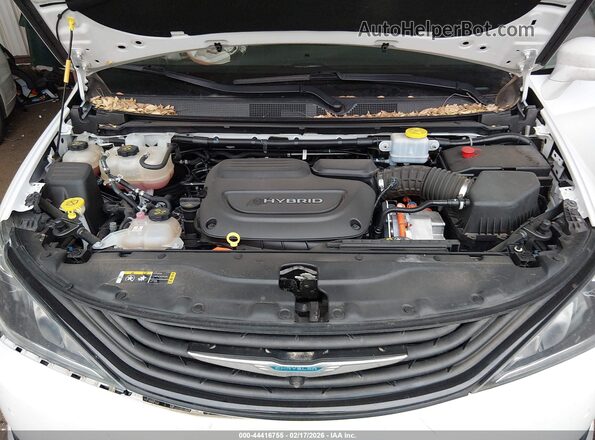 2C4RC1N79JR358926 2018 CHRYSLER PACIFICA Белый Вид сзади