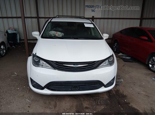 2C4RC1N79JR358926 2018 CHRYSLER PACIFICA Белый Вид щитка приборов