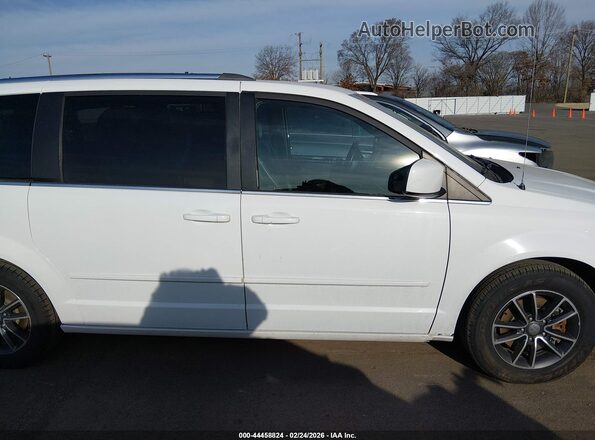 2C4RDGCG1HR554369 2017 DODGE GRAND CARAVAN Белый Вид задней части салона
