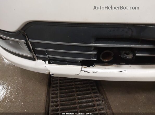 2FMGK5D8XJBA14702 2018 FORD FLEX Белый Вид спереди