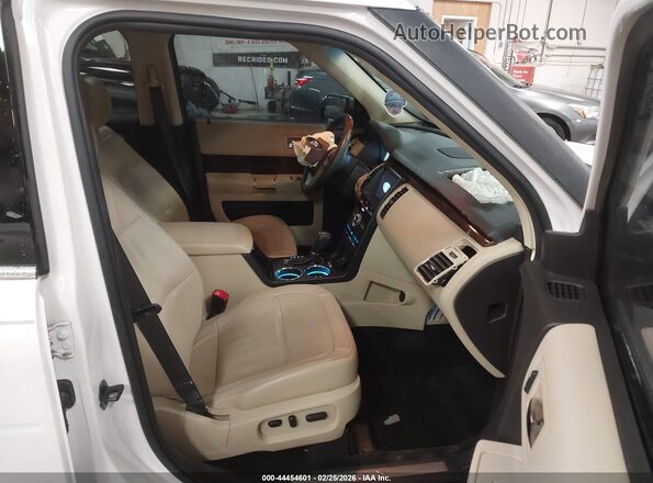 2FMGK5D8XJBA14702 2018 FORD FLEX Белый Вид салона спереди