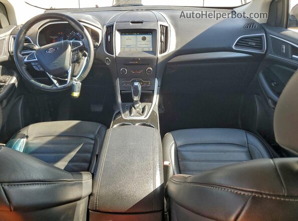 2FMPK3J94HBC22473 2017 FORD EDGE Красный Вид панели приборов