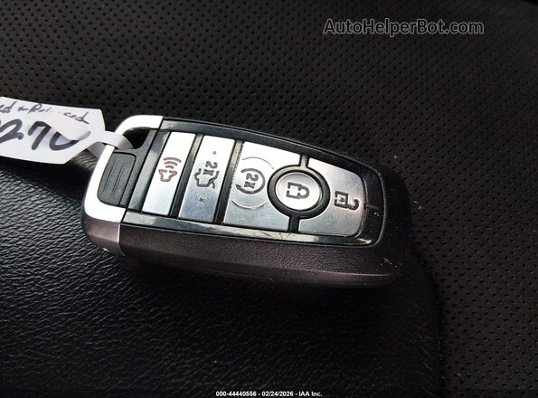 2FMPK4AP3KBB94340 2019 FORD EDGE Белый Вид панели приборов