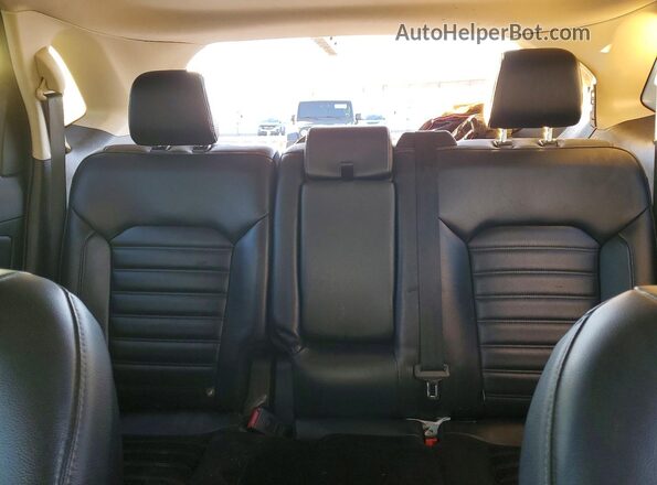 2FMPK4J92PBA12832 2023 FORD EDGE Red Widok tylnych siedzeń