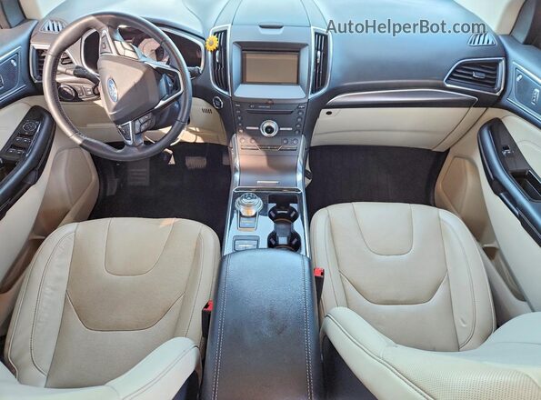 2FMPK4K99KBC09486 2019 FORD EDGE Красный Вид панели приборов