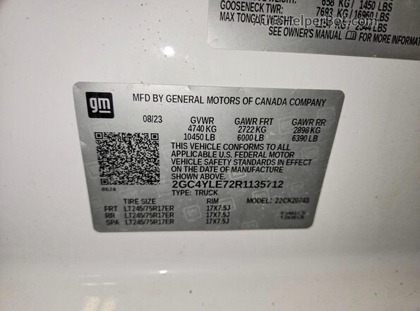 2GC4YLE72R1135712 2024 CHEVROLET SILVERADO White Vista del compartimento del motor