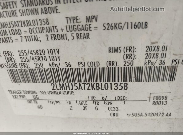 2LMHJ5AT2KBL01358 2019 LINCOLN MKT Белый Вид подкапотного пространства